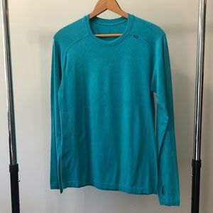 Metal vent tech long sleeve. Small. Blue.